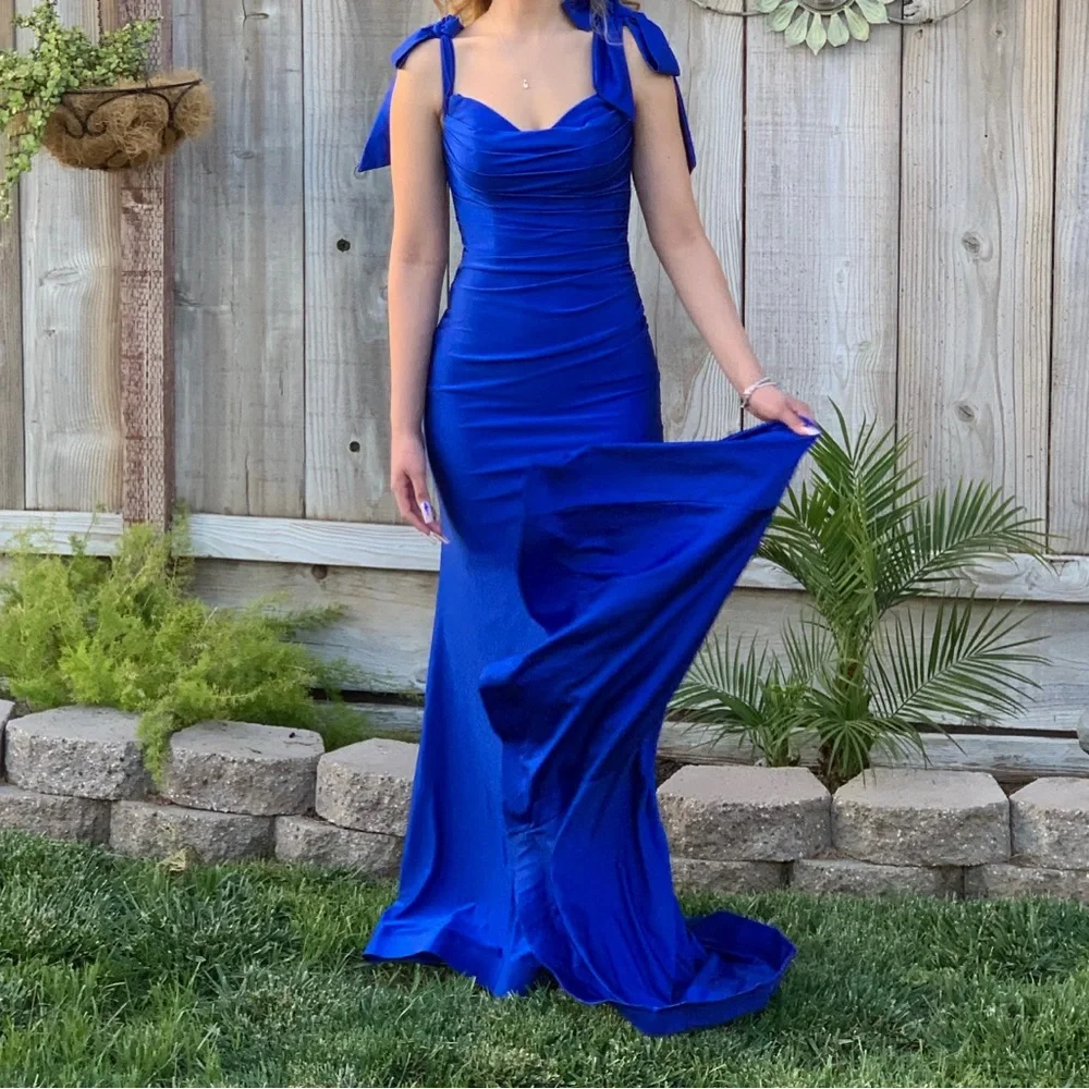 Prom dress - Picture 3 of 4